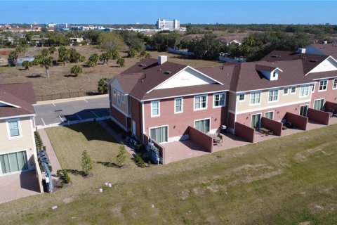 Adosado en venta en Kissimmee, Florida, 5 dormitorios, 197.14 m2 № 1639665 - foto 5