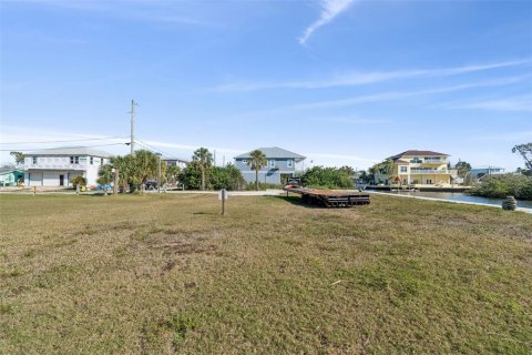 Terreno en venta en Hudson, Florida № 2125574 - foto 2