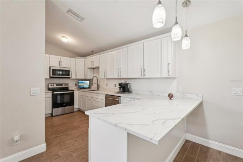 Villa ou maison à vendre à North Port, Floride: 4 chambres, 178.84 m2 № 2097390 - photo 6