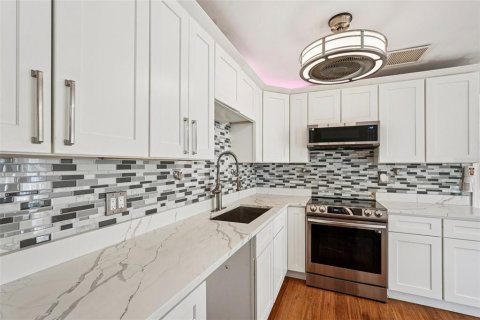 Villa ou maison à vendre à North Port, Floride: 4 chambres, 178.84 m2 № 2097390 - photo 22
