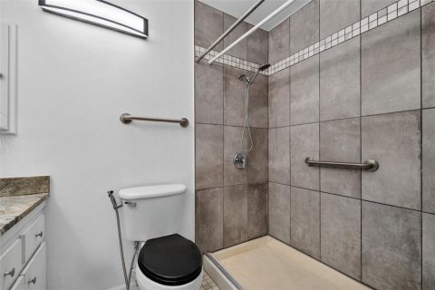 Condo in Winter Haven, Florida, 2 bedrooms № 2143894 - photo 24