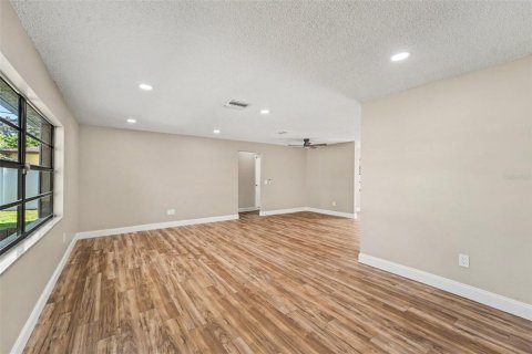 Villa ou maison à vendre à Spring Hill, Floride: 3 chambres, 163.14 m2 № 2289615 - photo 11