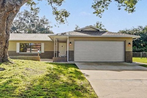 House in Spring Hill, Florida 3 bedrooms, 163.14 sq.m. № 2289615