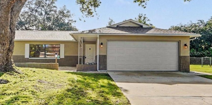 Villa ou maison à Spring Hill, Floride 3 chambres, 163.14 m2 № 2289615