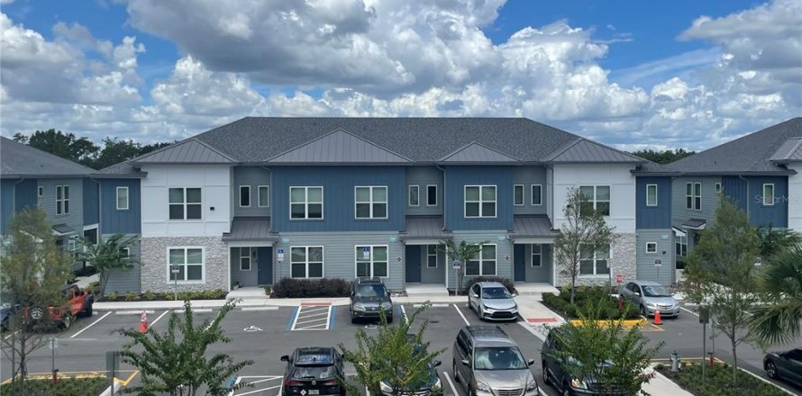 Adosado en Kissimmee, Florida 3 dormitorios, 156.82 m2 № 1898485