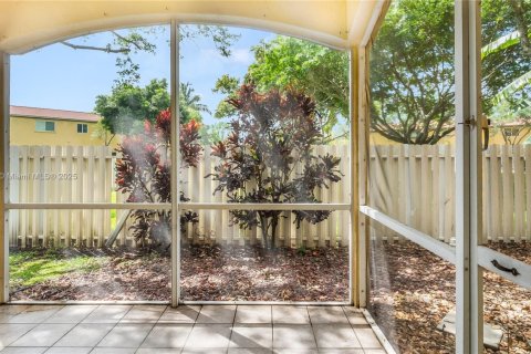 Touwnhouse à vendre à Miramar, Floride: 3 chambres, 135.82 m2 № 1958751 - photo 29