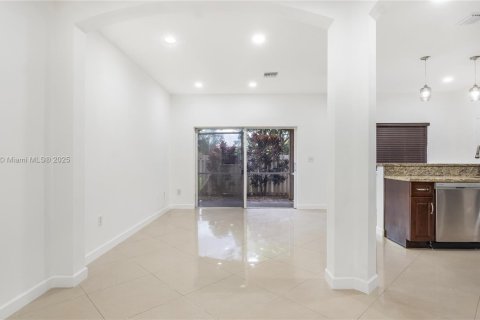 Touwnhouse à vendre à Miramar, Floride: 3 chambres, 135.82 m2 № 1958751 - photo 5