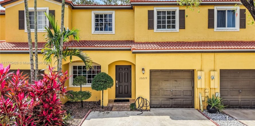 Touwnhouse à Miramar, Floride 3 chambres, 135.82 m2 № 1958751