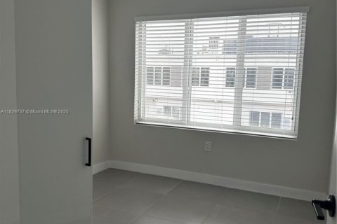 Townhouse in Homestead, Florida 4 bedrooms, 129.88 sq.m. № 1805979 - photo 23