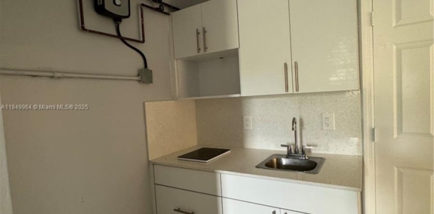 Studio à Pembroke Pines, Floride № 1857095