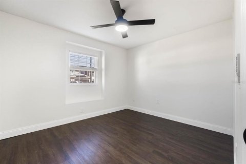 Casa en alquiler en Kissimmee, Florida, 3 dormitorios, 139.73 m2 № 1910324 - foto 19