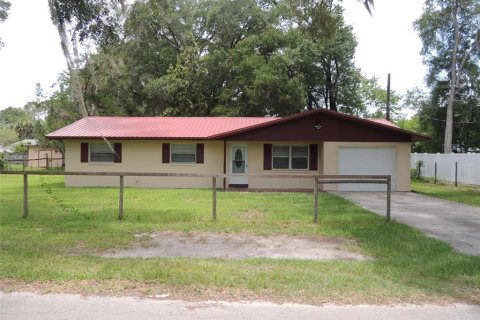 House in Williston, Florida 3 bedrooms, 95.88 sq.m. № 2157996