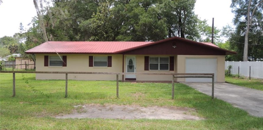 House in Williston, Florida 3 bedrooms, 95.88 sq.m. № 2157996