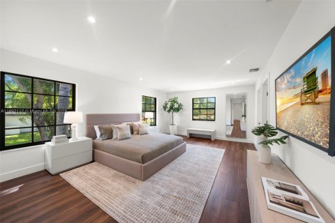 House in Coral Gables, Florida 4 bedrooms, 223.52 sq.m. № 1948044 - photo 16