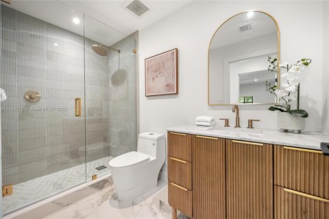 House in Coral Gables, Florida 4 bedrooms, 223.52 sq.m. № 1948044 - photo 14