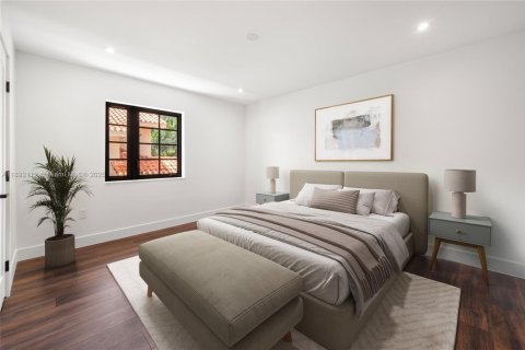 House in Coral Gables, Florida 4 bedrooms, 223.52 sq.m. № 1948044 - photo 22