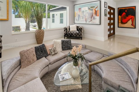 Villa ou maison à vendre à Miami, Floride: 6 chambres, 466.46 m2 № 1764569 - photo 10