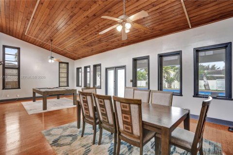 House in Plantation, Florida 4 bedrooms, 203.18 sq.m. № 2002507 - photo 22