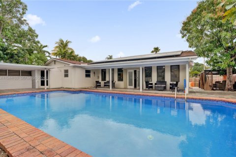 House in Plantation, Florida 4 bedrooms, 203.18 sq.m. № 2002507