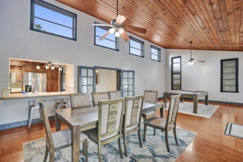 House in Plantation, Florida 4 bedrooms, 203.18 sq.m. № 2002507 - photo 26