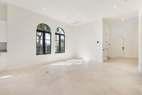 House in West Palm Beach, Florida 4 bedrooms, 257.8 sq.m. № 2392658 - photo 11
