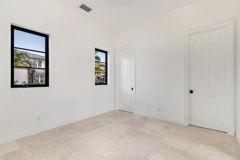 House in West Palm Beach, Florida 4 bedrooms, 257.8 sq.m. № 2392658 - photo 26