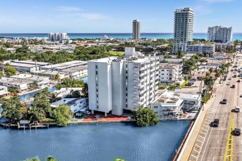 Condominio en venta en Miami Beach, Florida, 1 dormitorio, 80.36 m2 № 1779164 - foto 30