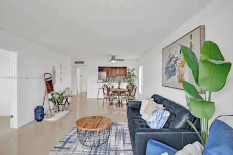 Condominio en venta en Miami Beach, Florida, 1 dormitorio, 80.36 m2 № 1779164 - foto 6