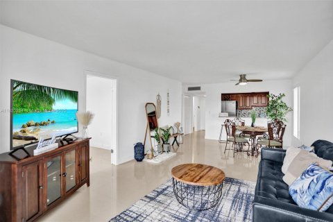 Condominio en venta en Miami Beach, Florida, 1 dormitorio, 80.36 m2 № 1779164 - foto 5