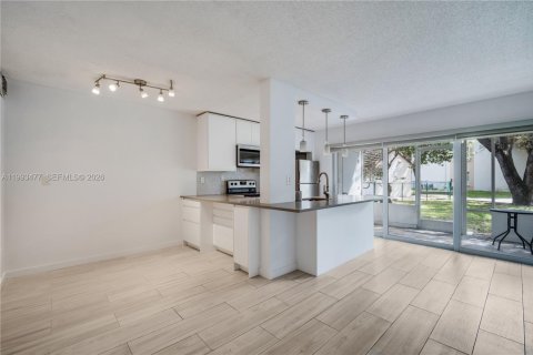Condo à Miami, Floride, 1 chambre  № 2056317
