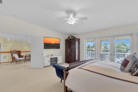 House in Islamorada, Village of Islands, Florida 6 bedrooms № 1870061 - photo 30
