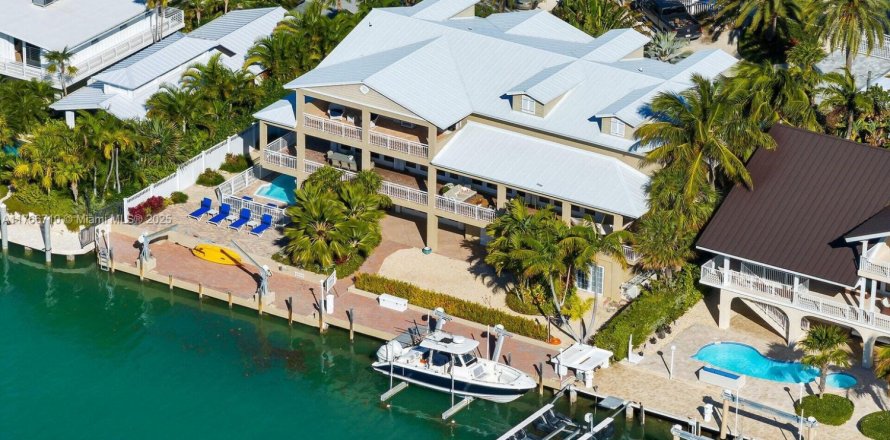 House in Islamorada, Village of Islands, Florida 6 bedrooms № 1870061