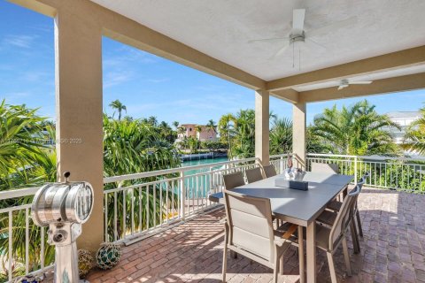 House in Islamorada, Village of Islands, Florida 6 bedrooms № 1870061 - photo 22