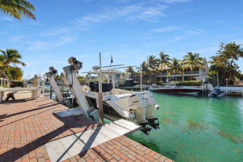 House in Islamorada, Village of Islands, Florida 6 bedrooms № 1870061 - photo 20