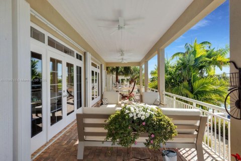 House in Islamorada, Village of Islands, Florida 6 bedrooms № 1870061 - photo 23