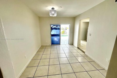 Townhouse in Hialeah, Florida 3 bedrooms, 132.66 sq.m. № 1788545 - photo 25