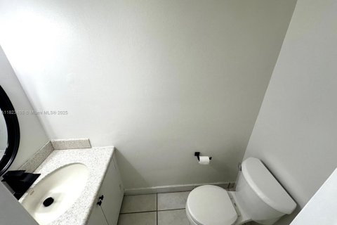Townhouse in Hialeah, Florida 3 bedrooms, 132.66 sq.m. № 1788545 - photo 22
