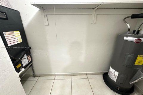 Townhouse in Hialeah, Florida 3 bedrooms, 132.66 sq.m. № 1788545 - photo 18