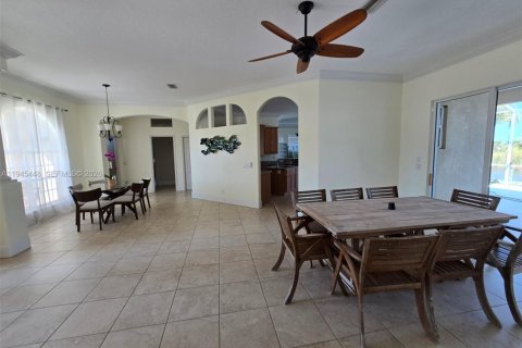 House in Port Charlotte, Florida 3 bedrooms № 2001667 - photo 17