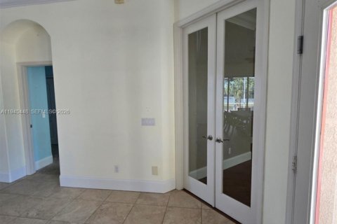 House in Port Charlotte, Florida 3 bedrooms № 2001667 - photo 6