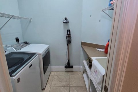 House in Port Charlotte, Florida 3 bedrooms № 2001667 - photo 19