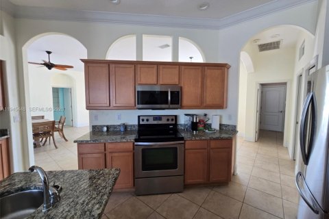 House in Port Charlotte, Florida 3 bedrooms № 2001667 - photo 28