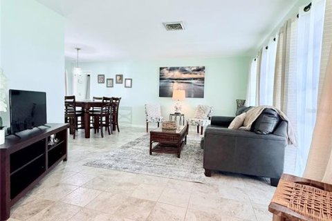 House in Port Charlotte, Florida 2 bedrooms, 132.76 sq.m. № 1851232 - photo 17