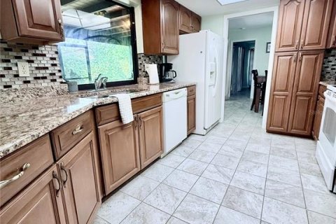 House in Port Charlotte, Florida 2 bedrooms, 132.76 sq.m. № 1851232 - photo 27