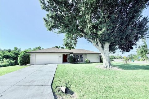 House in Port Charlotte, Florida 2 bedrooms, 132.76 sq.m. № 1851232 - photo 7