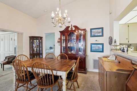 House in New Port Richey, Florida 2 bedrooms, 139.54 sq.m. № 1637585 - photo 14
