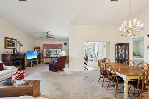 House in New Port Richey, Florida 2 bedrooms, 139.54 sq.m. № 1637585 - photo 3
