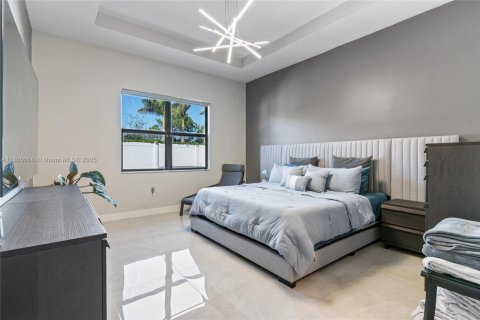 House in Miramar, Florida 4 bedrooms, 211.26 sq.m. № 1727856 - photo 11