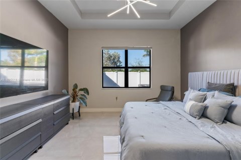 House in Miramar, Florida 4 bedrooms, 211.26 sq.m. № 1727856 - photo 24