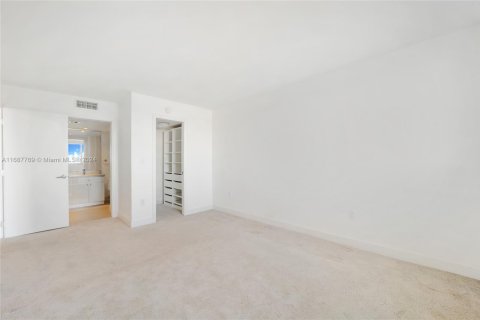 Condo in Key Biscayne, Florida, 2 bedrooms  № 1874648 - photo 5